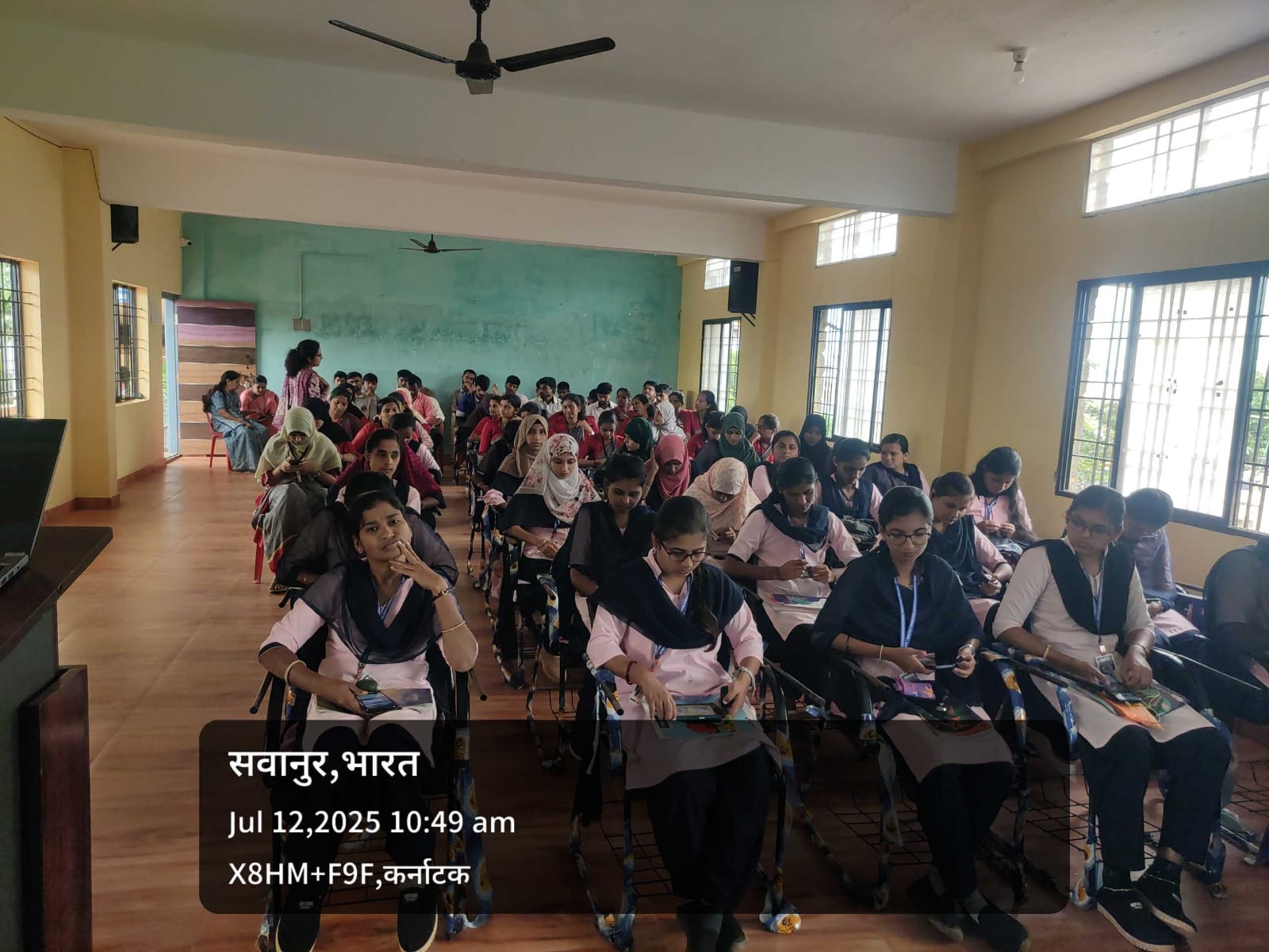 Mentor engagement with youth during a field program